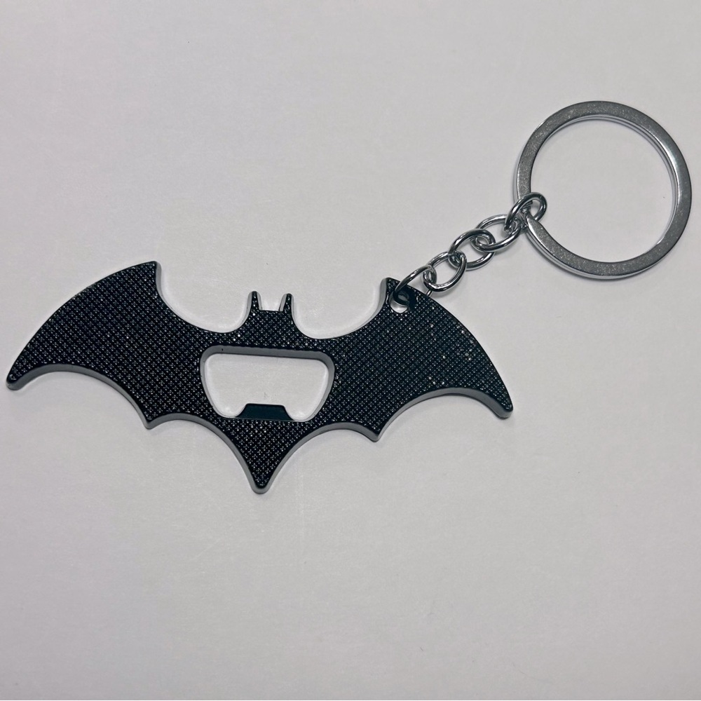 DC x Batman - Bottle Opener Keychain 🦇🍾